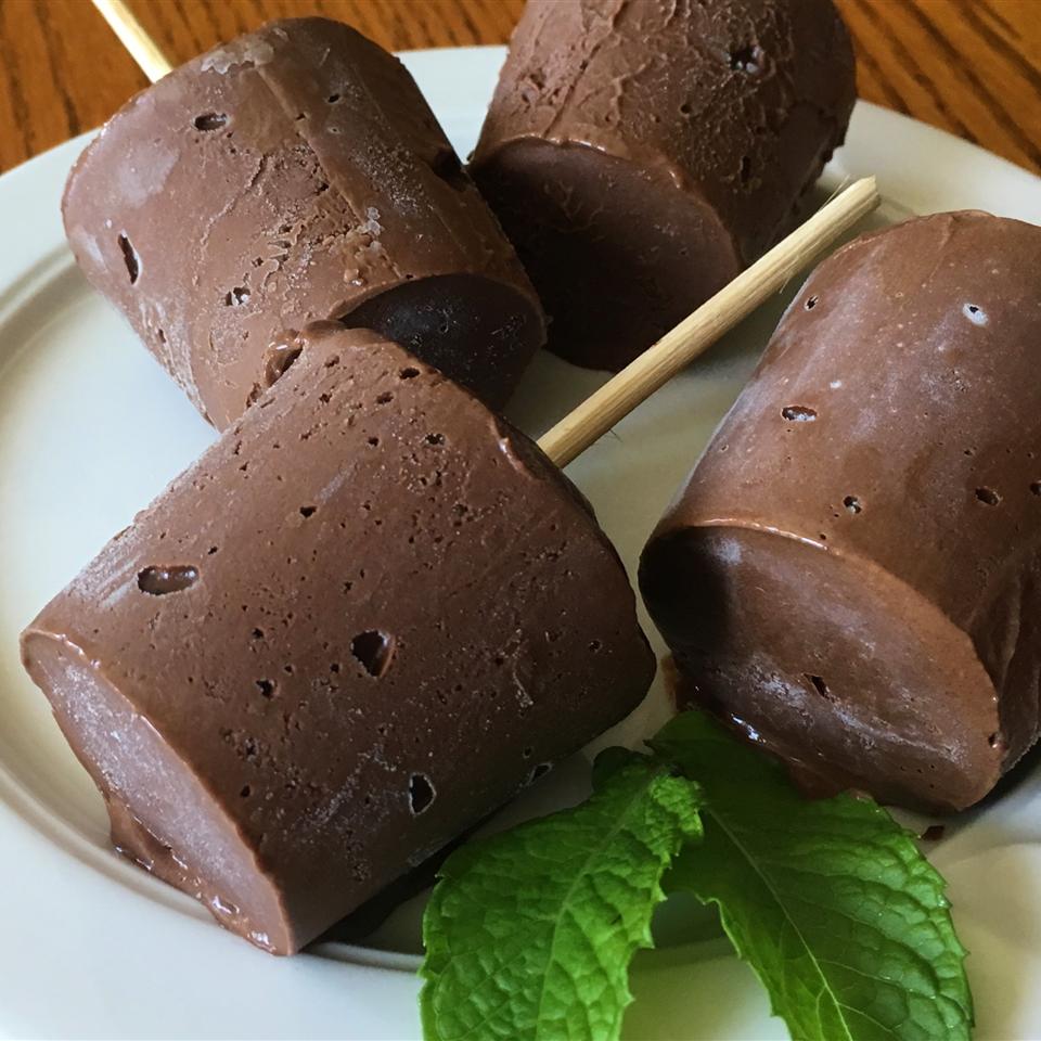 Chocolate Pudding Popsicles&reg; Yoly