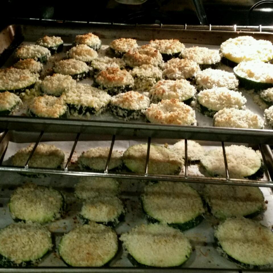 Quick Baked Zucchini Chips 