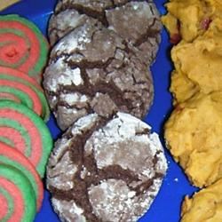 Easy Chocolate Crackled Cookies 