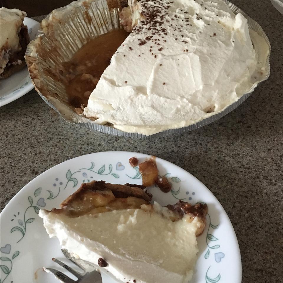 Banana Cream Pie with Chocolate Lining 