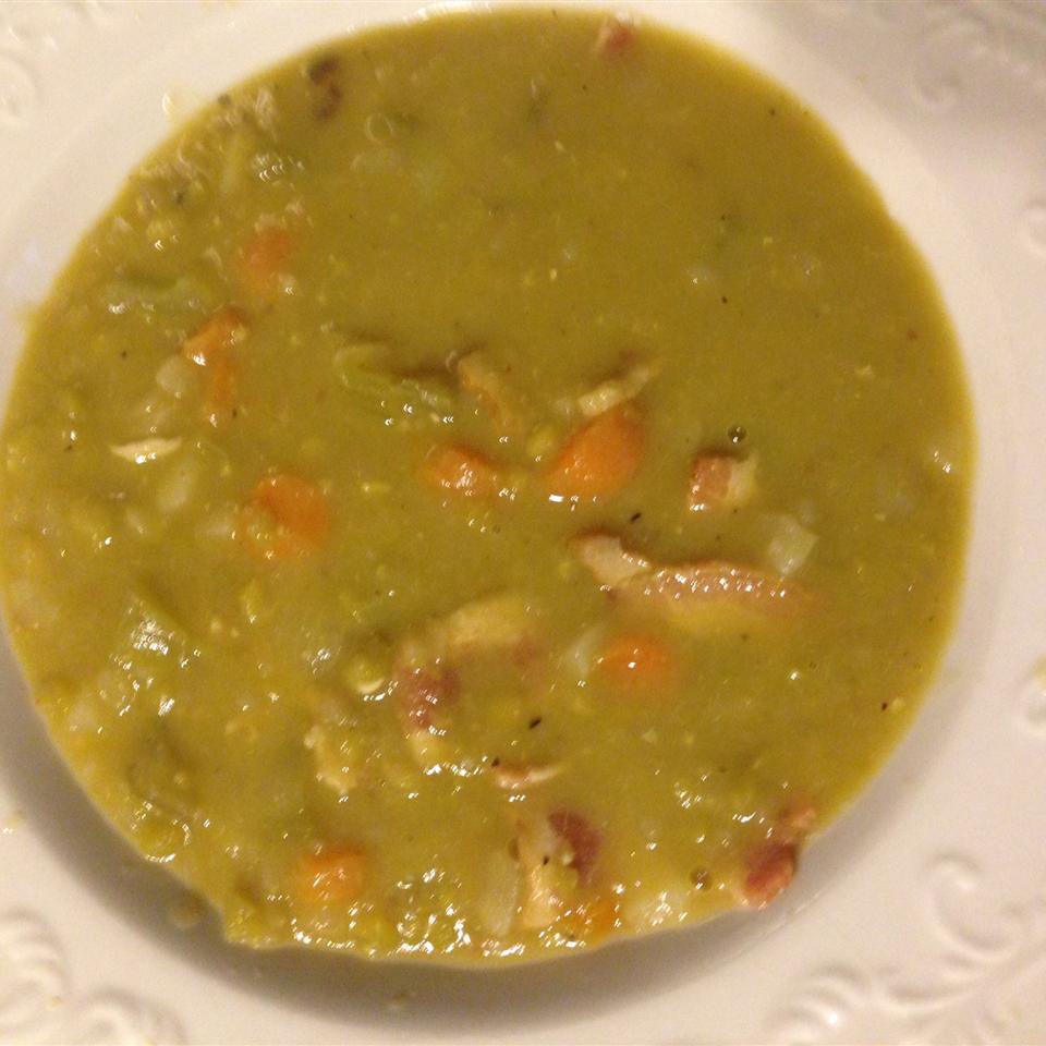 Slow Cooker Split Pea Soup with Bacon and Hash Browns NurseCarol1974
