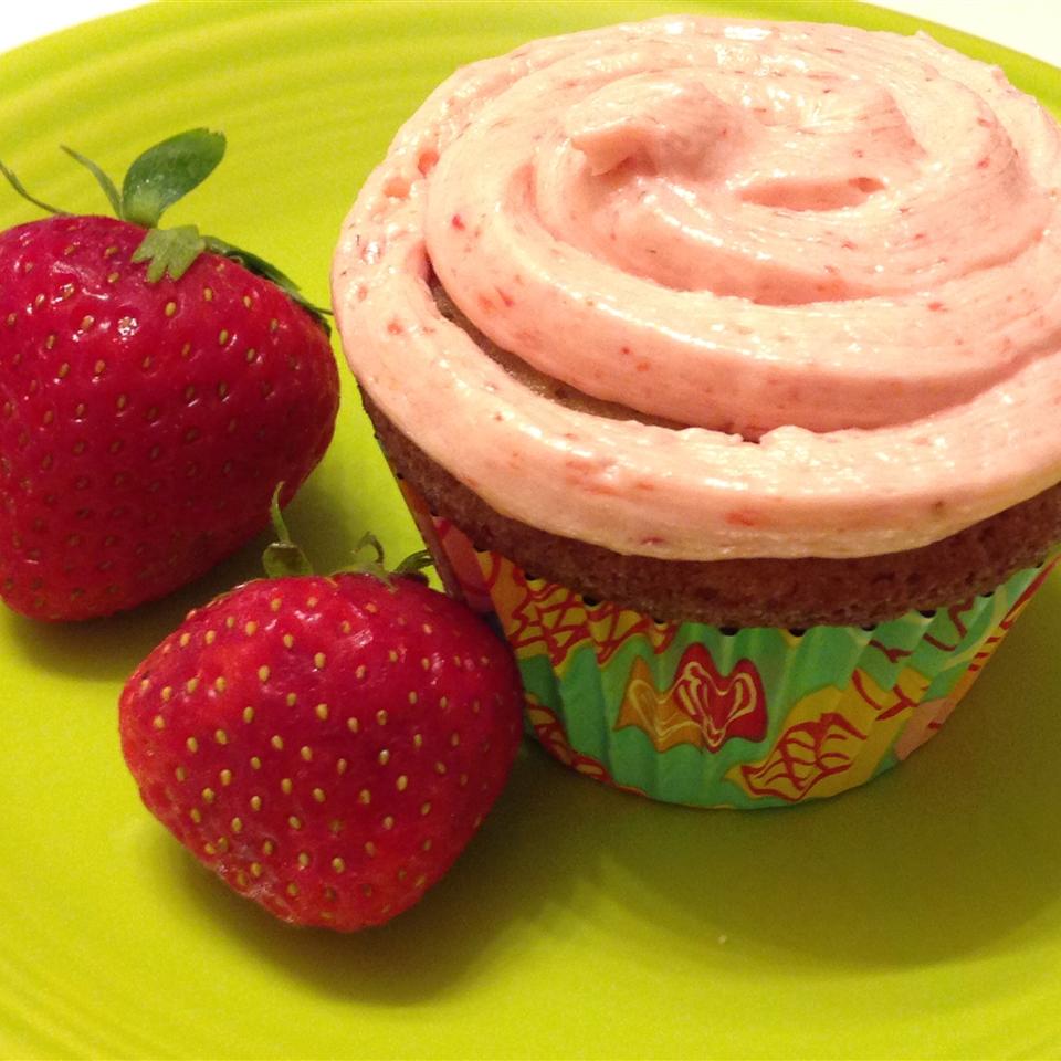 REALLY Real Strawberry Cupcakes 