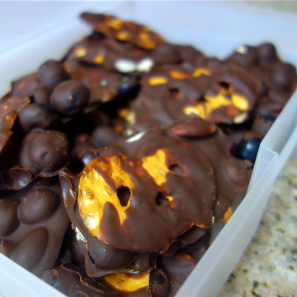 Dark Chocolate-Covered Berries, Almonds, and Pretzel Crisps&reg;