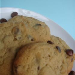 Giant Chocolate Chip Cookies 