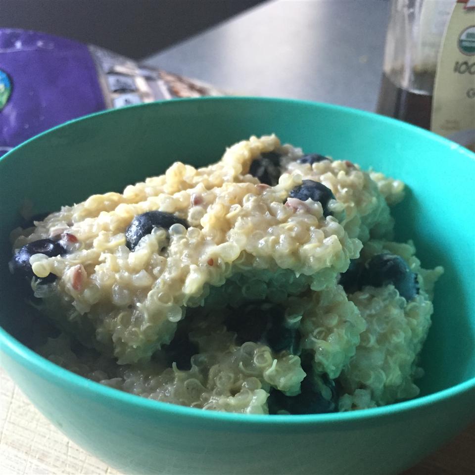 Blueberry Lemon Breakfast Quinoa 