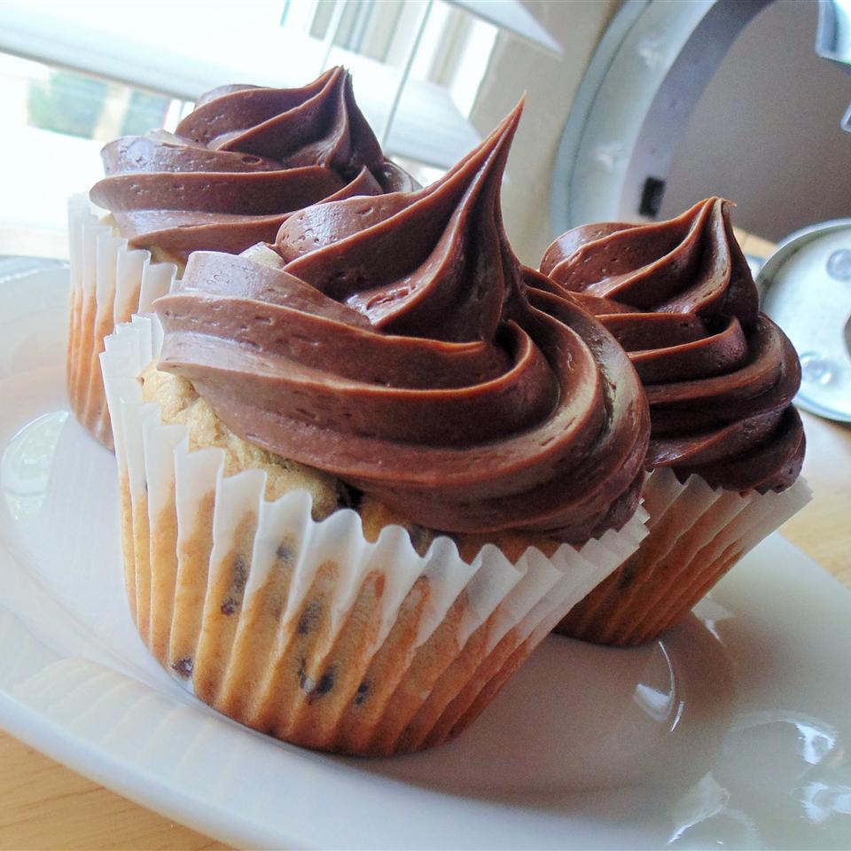 Peanut Butter and Chocolate Chip Cupcakes