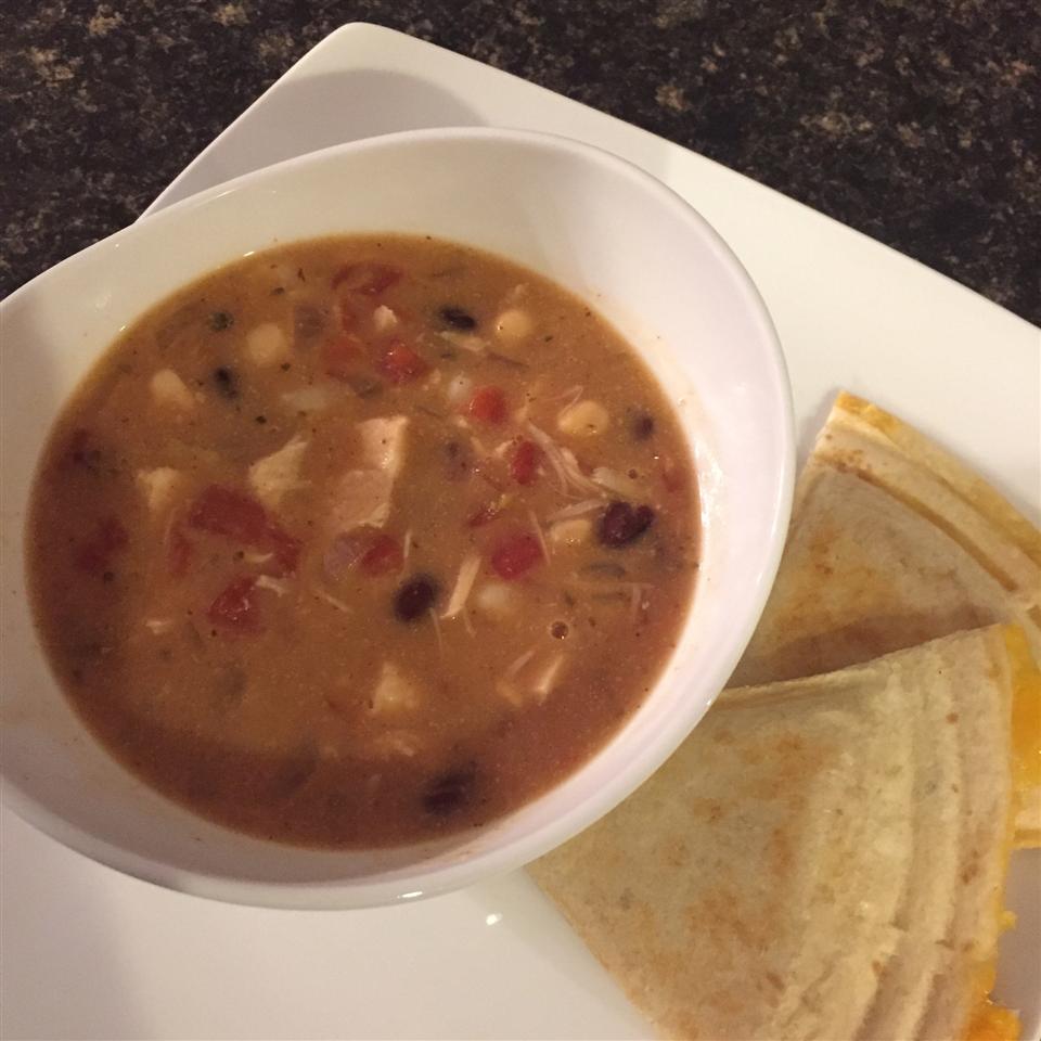 Easy and Tasty Chicken Tortilla Soup 