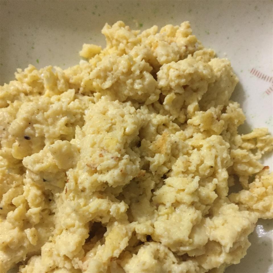 Curry Cheddar Scrambled Eggs Renee Rose Facelo