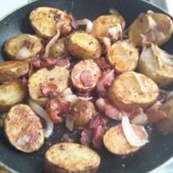 Homefried Potatoes with Garlic and Bacon 