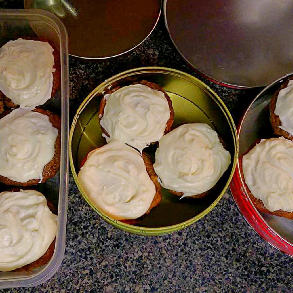 Carrot Cupcakes with White Chocolate Cream Cheese Icing 