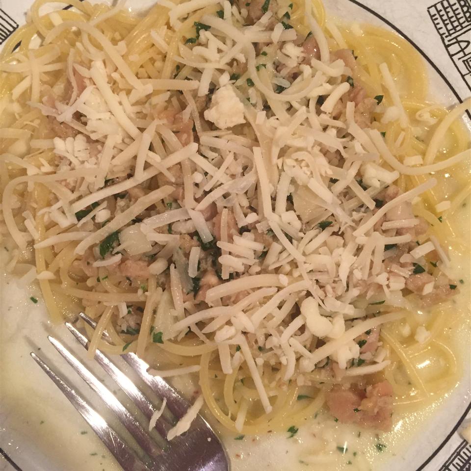 Linguine and Clam Sauce 