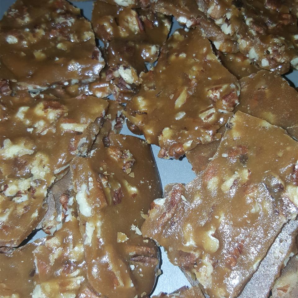 Quick and Easy Peanut Brittle 