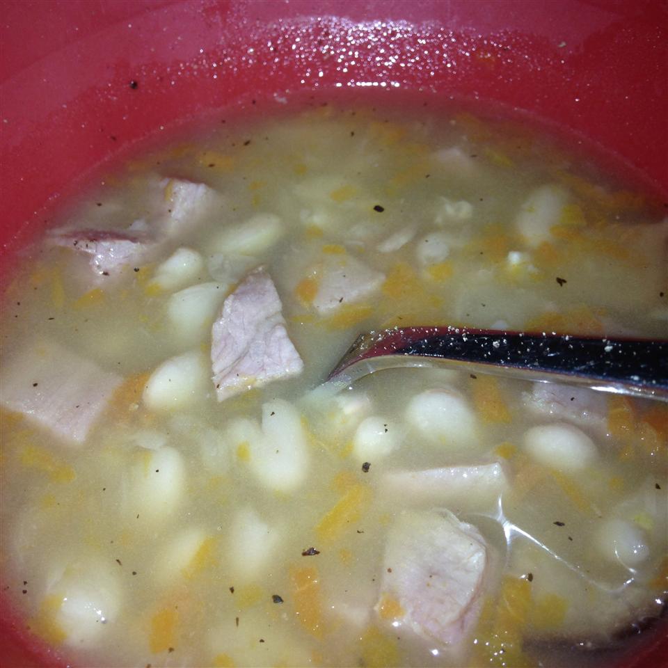 Quick Ham and Bean Soup 