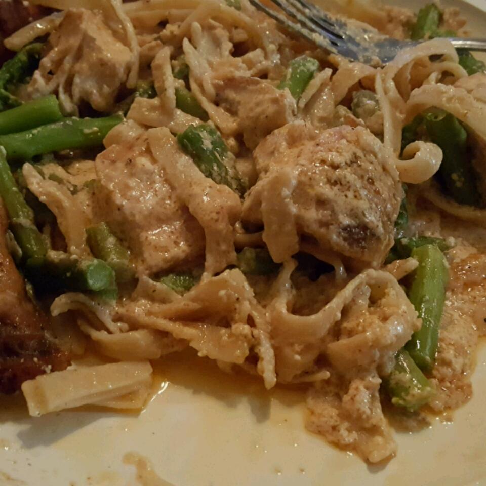 Chicken and Asparagus Fettuccine