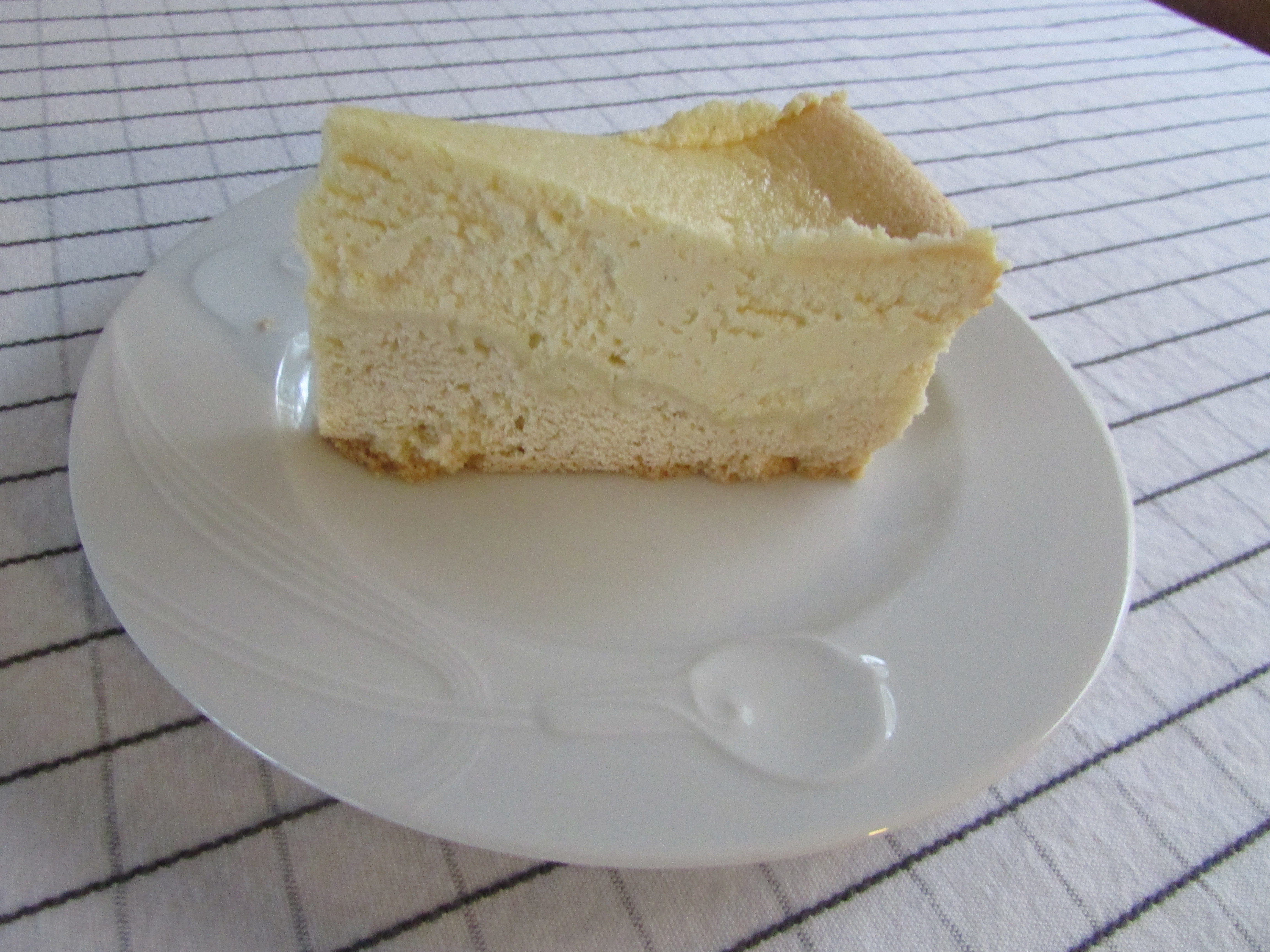 <p>This luxurious lemon cheesecake made with ricotta and mascarpone cheese has been passed down the generations. BigShotsMom gave it 5 stars: "I wish I could give this more stars! Italian cheesecake is so different from the usual cream cheese based cake - there is really no comparison."</p>
                          