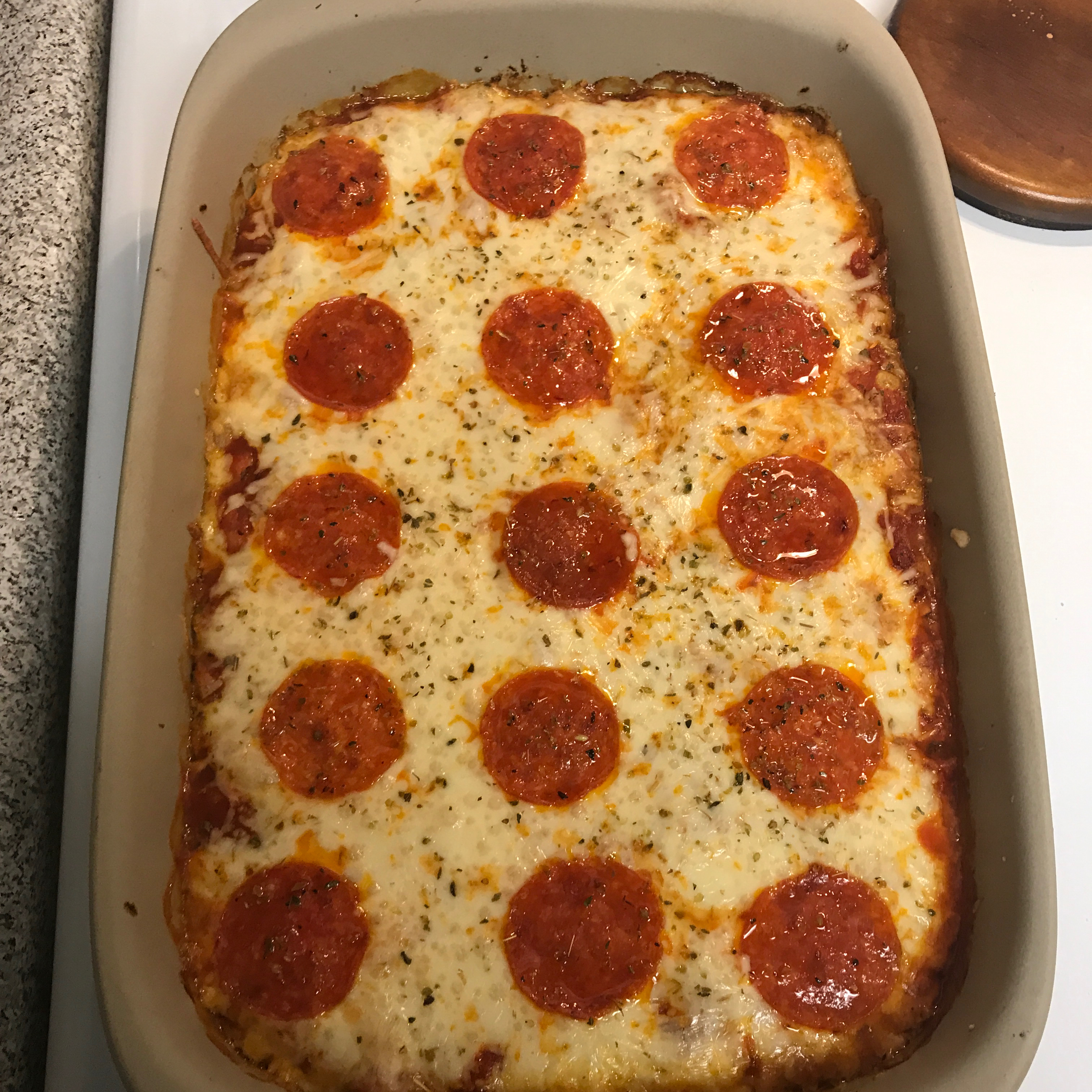 Macaroni and Cheese Pizza Bake 