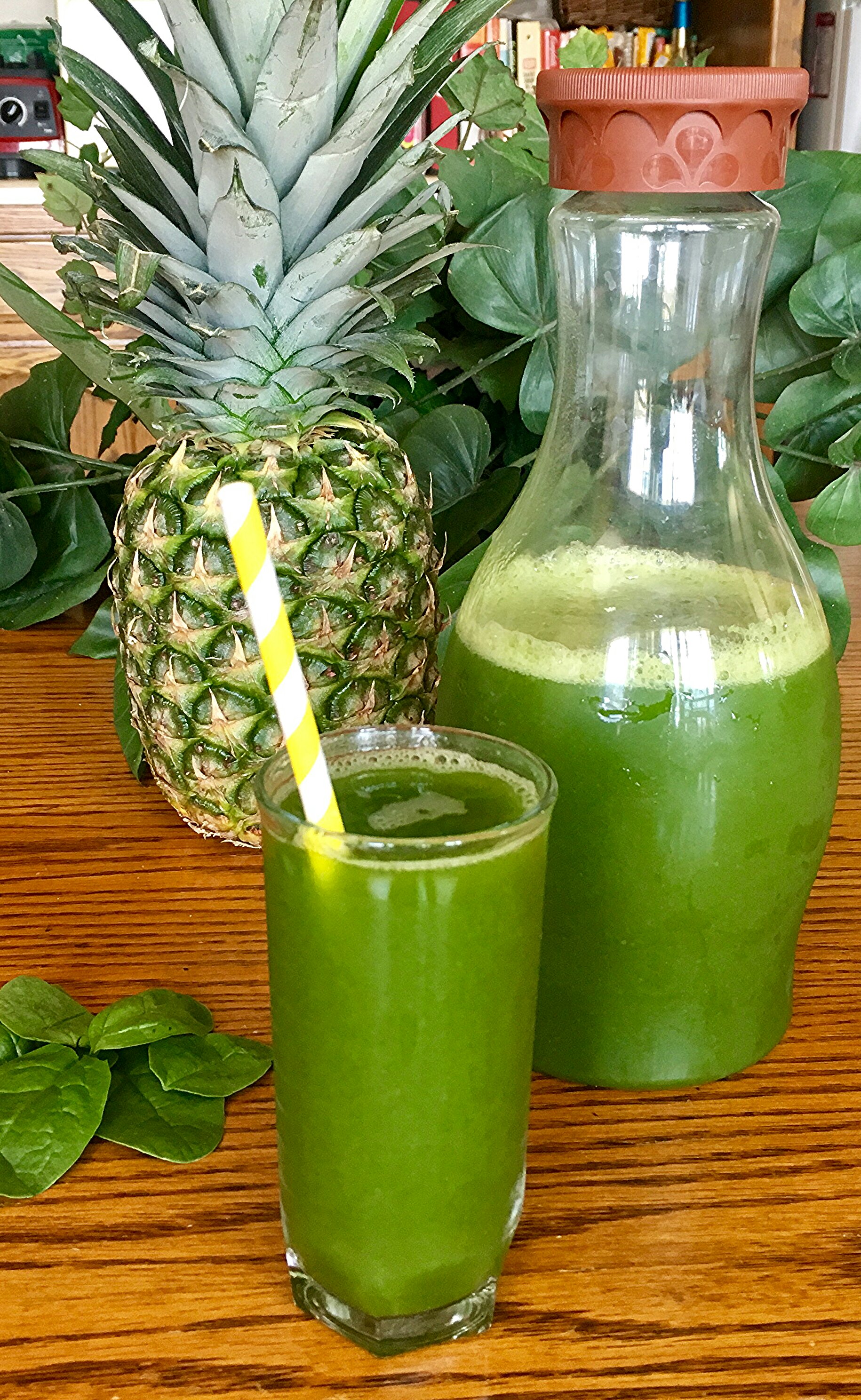 <p>This versatile and vibrant, bright green agua fresca is made with nutritious spinach and fresh pineapple. If the pineapples you are using are ripe and sweet, you may not need to add any sweetener.</p>
                          