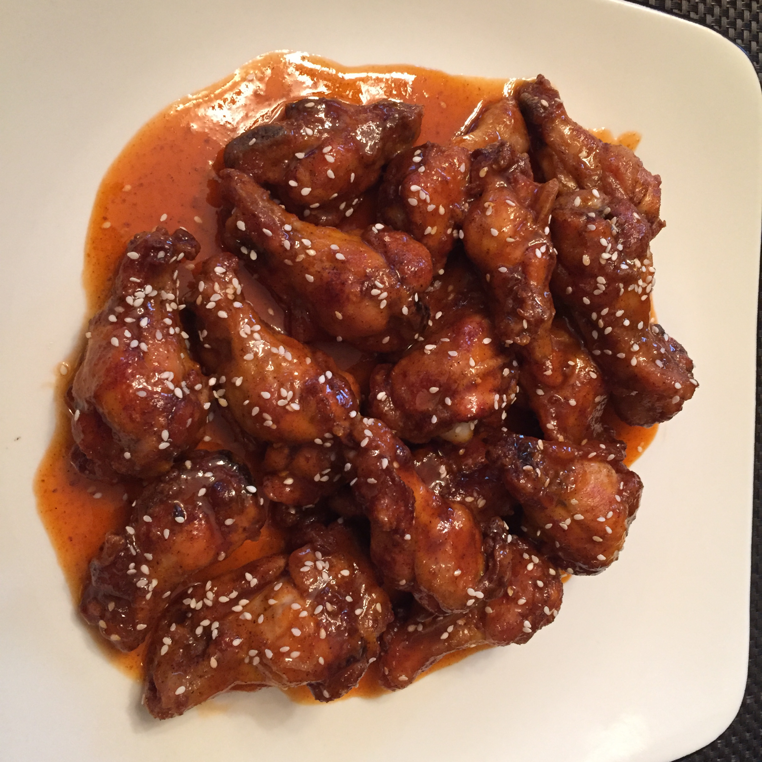 Crispy Honey Sriracha Chicken Wings 