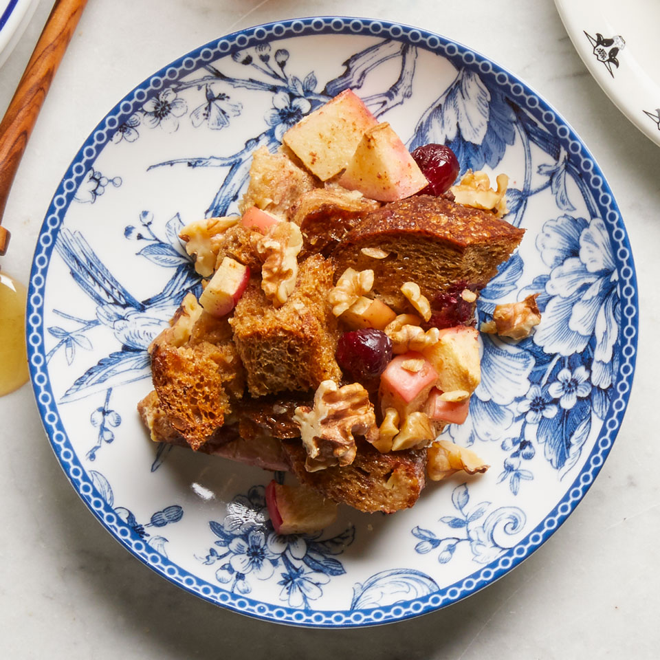 <p>Assembled the night before, this healthy breakfast casserole recipe features apples, cranberries and walnuts. Serve with pure maple syrup.</p>
                          