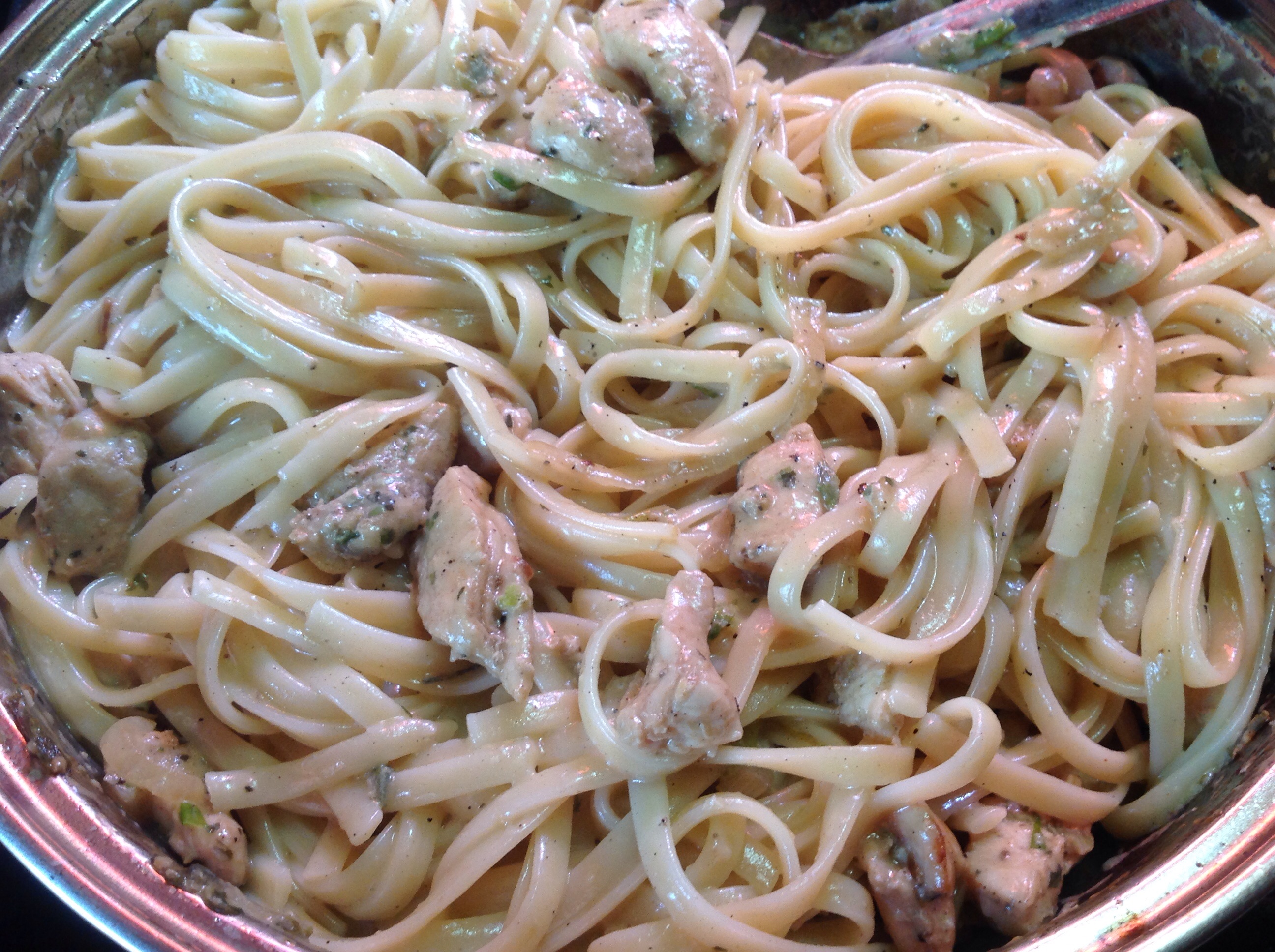 Chicken Alfredo with Fettuccini Noodles 