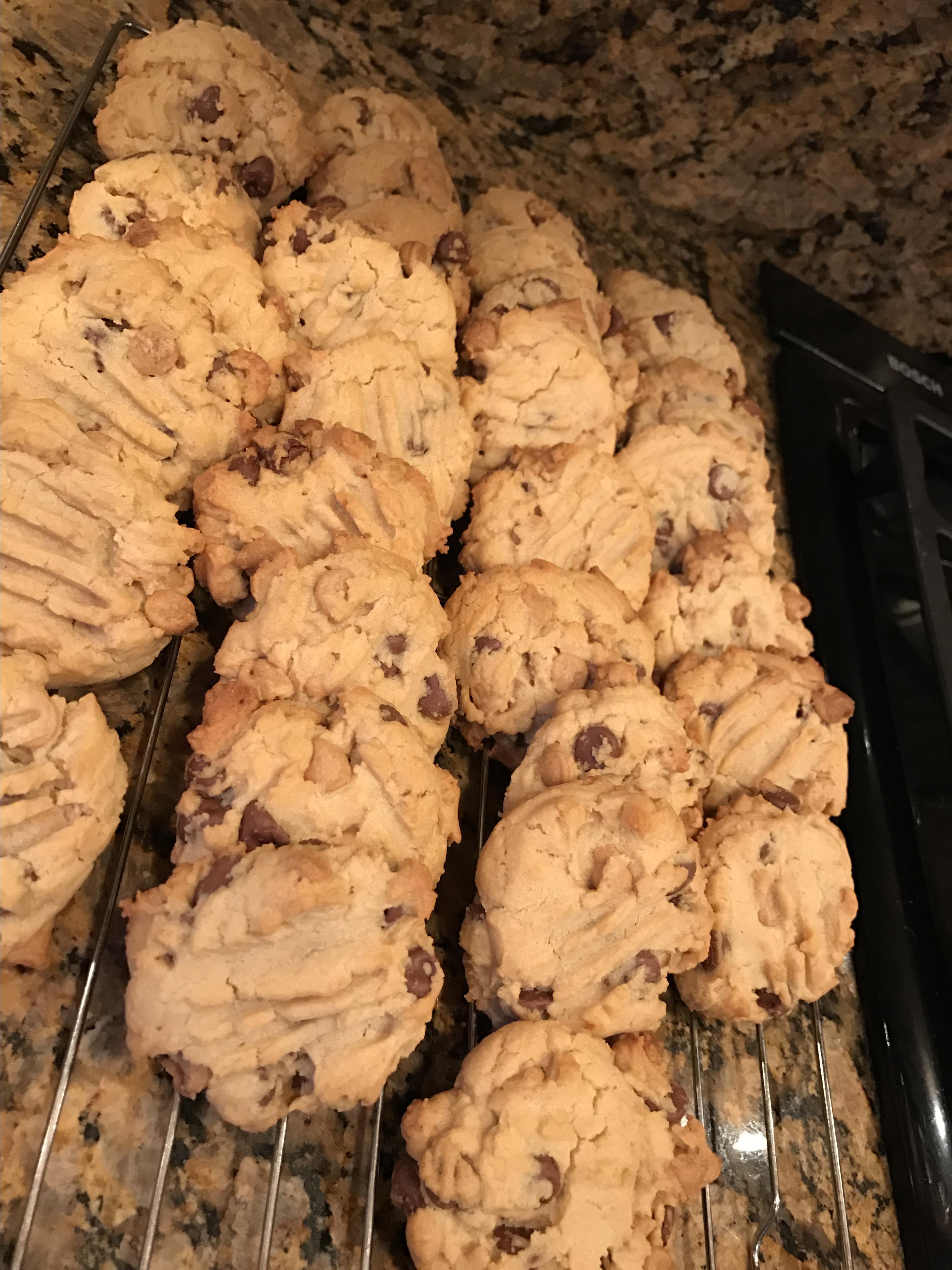 Double Peanut Butter & Milk Chocolate Chip Cookies 