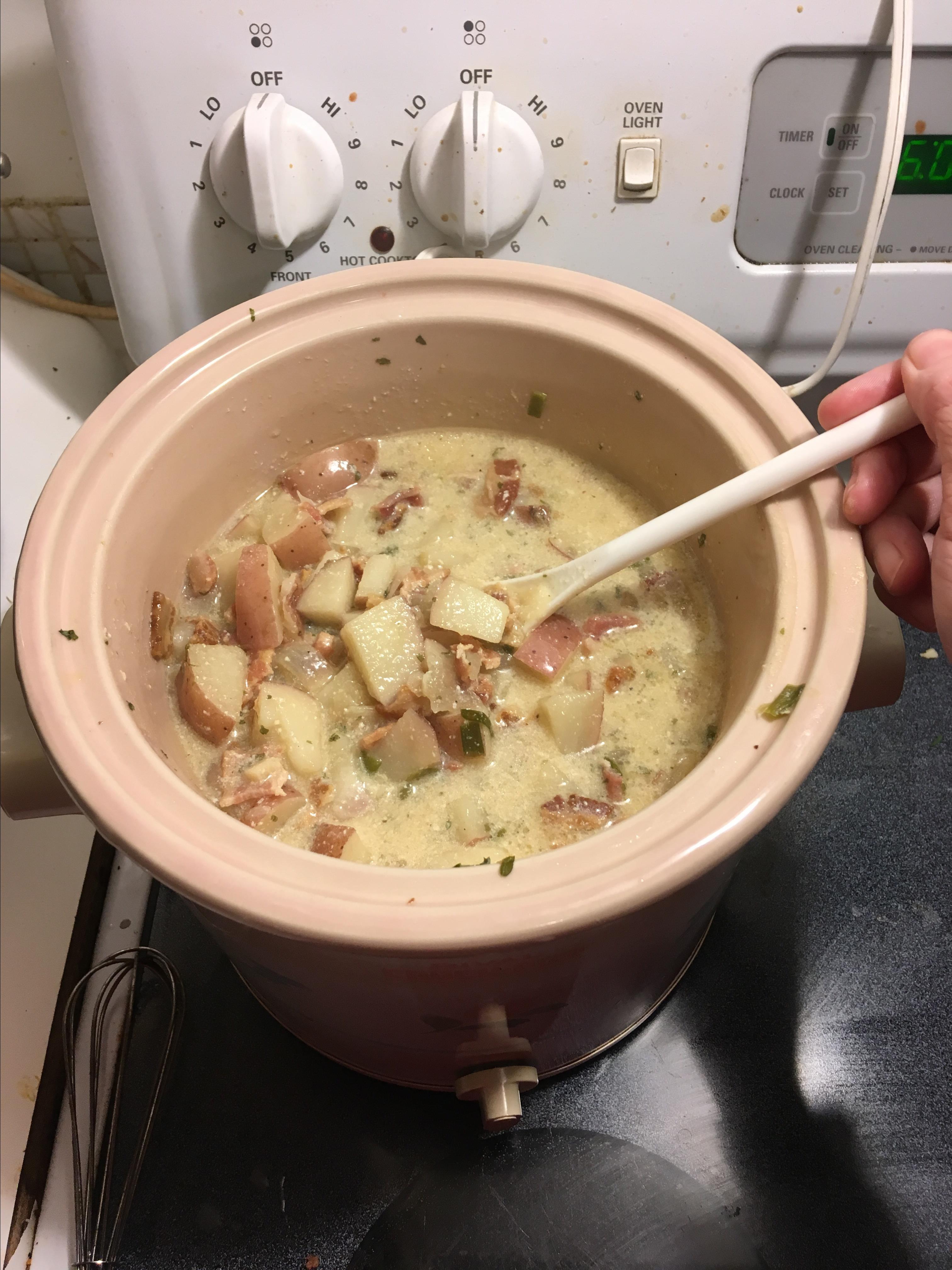 Slow Cooker, Easy Baked Potato Soup 