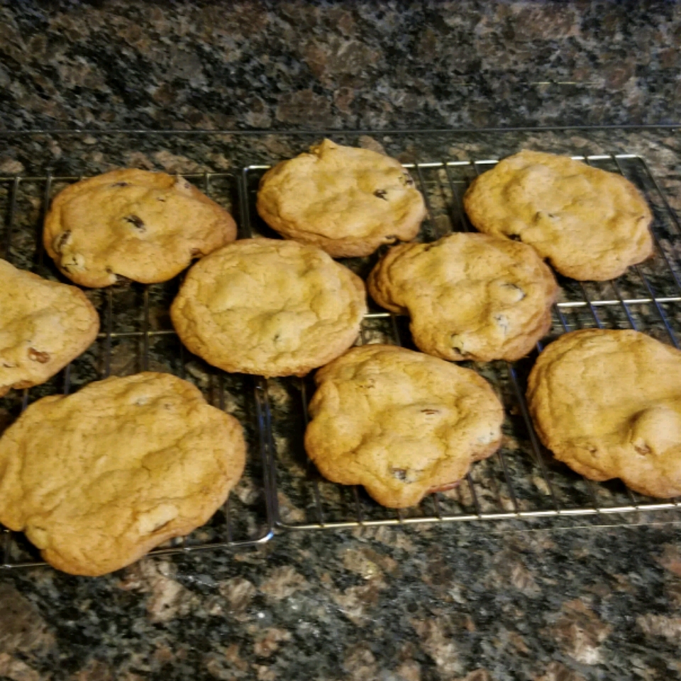 Jumbo Raisin Cookies 