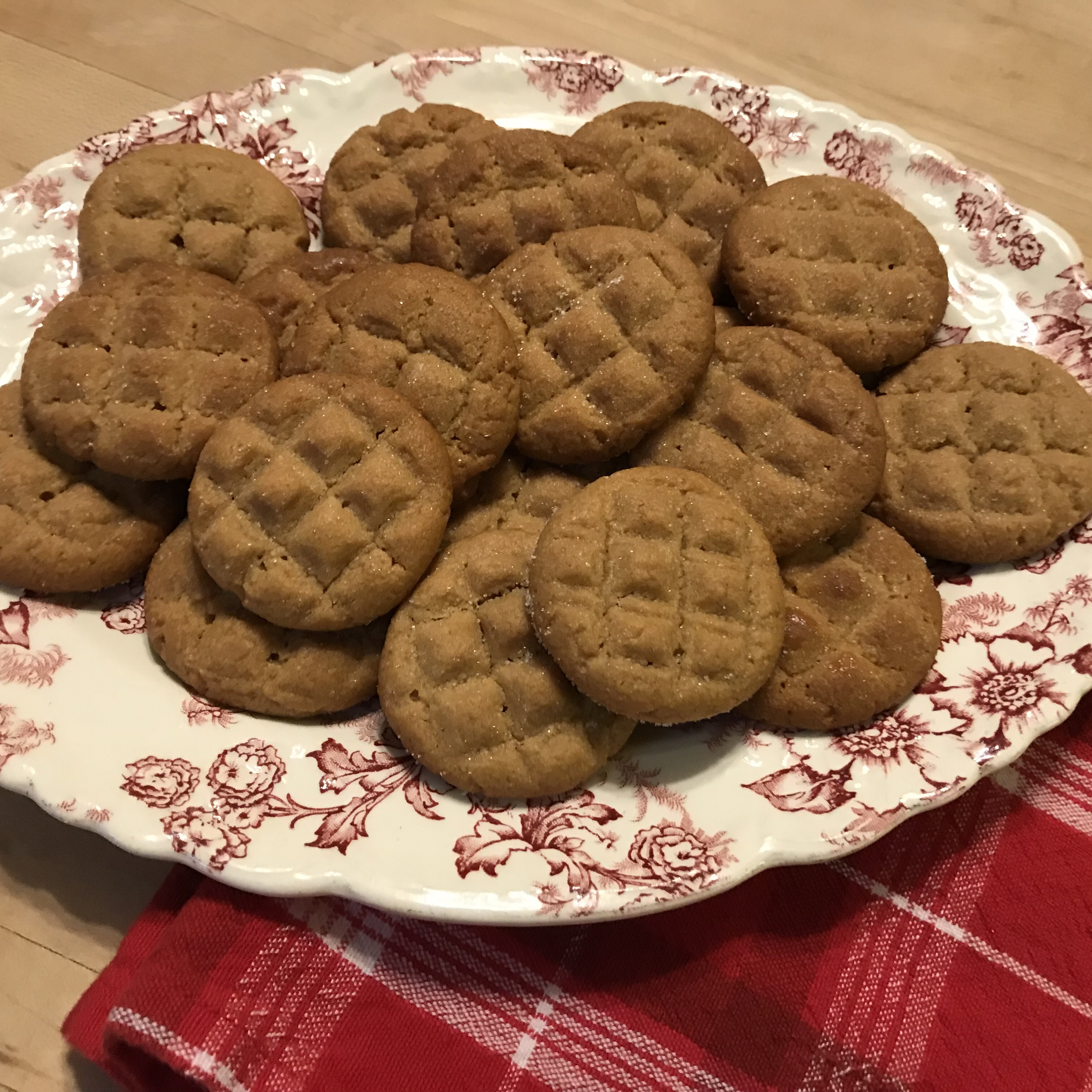 Easy Whole Wheat Peanut Butter Cookies 