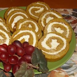 Libby's&reg; Pumpkin Roll with Cream Cheese Filling 