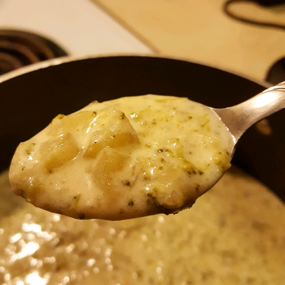 Best Cream Of Broccoli and Potato Soup
