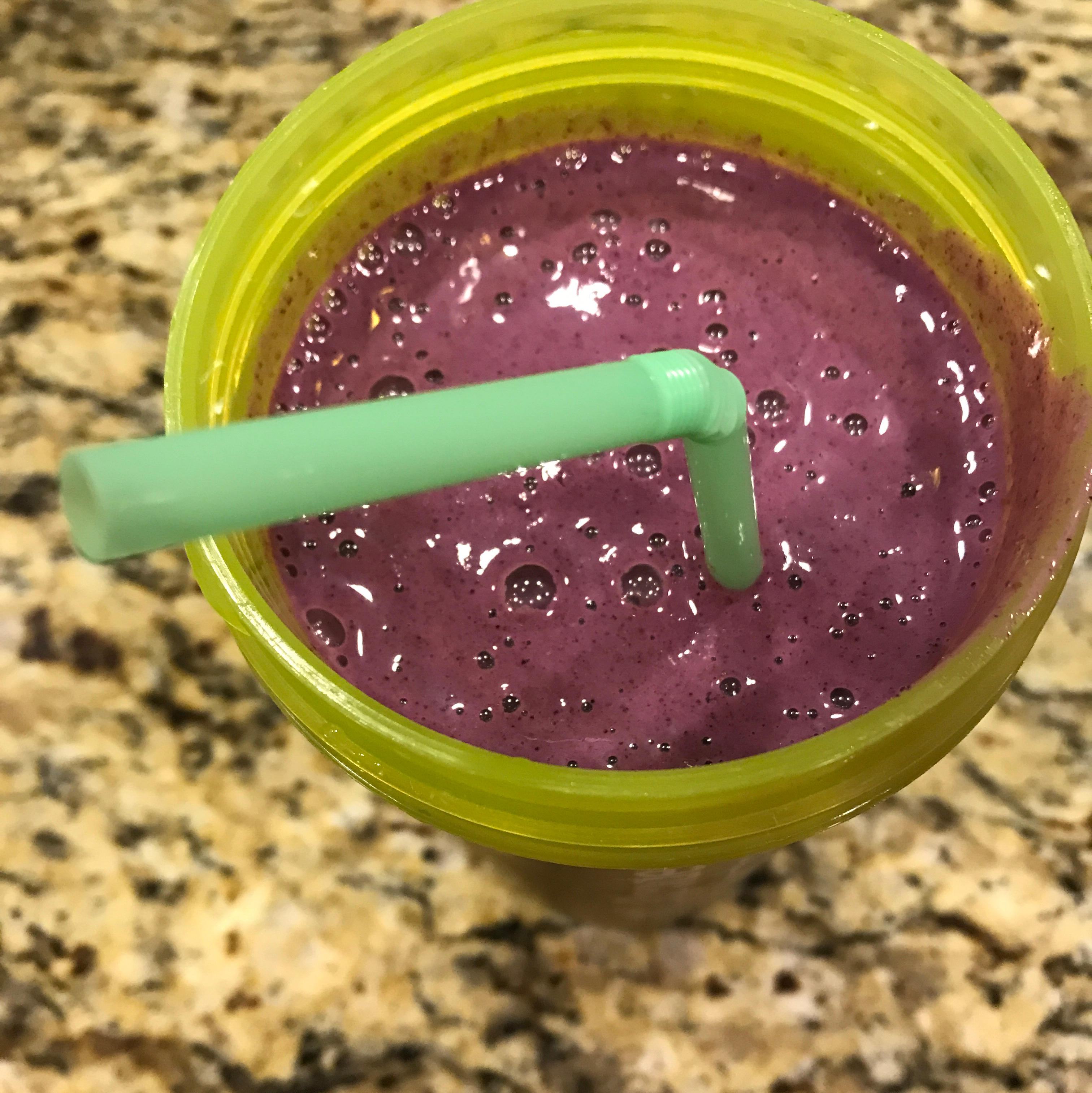 Healthy Blueberry Breakfast Smoothie 