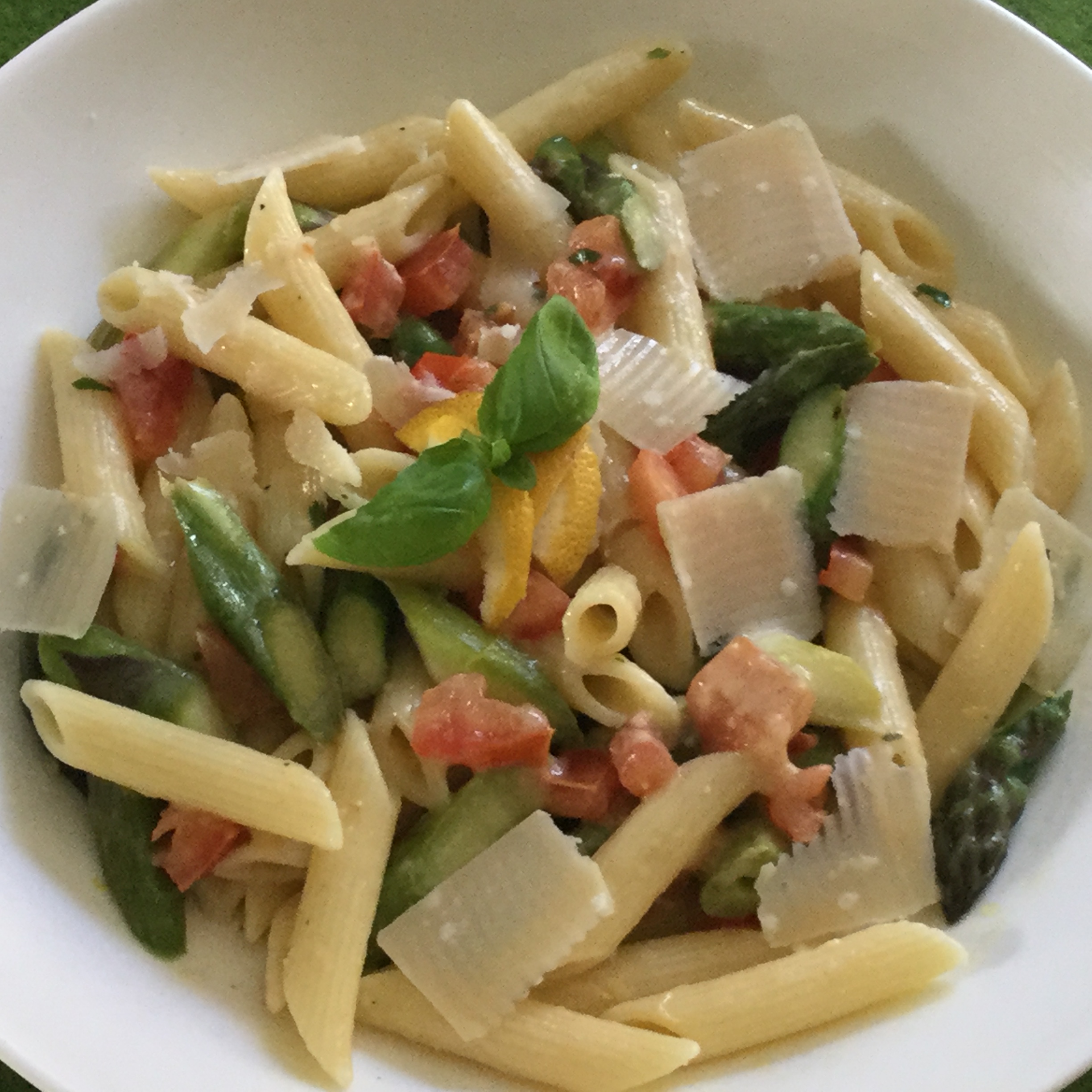 Pasta with Asparagus and Lemon Sauce