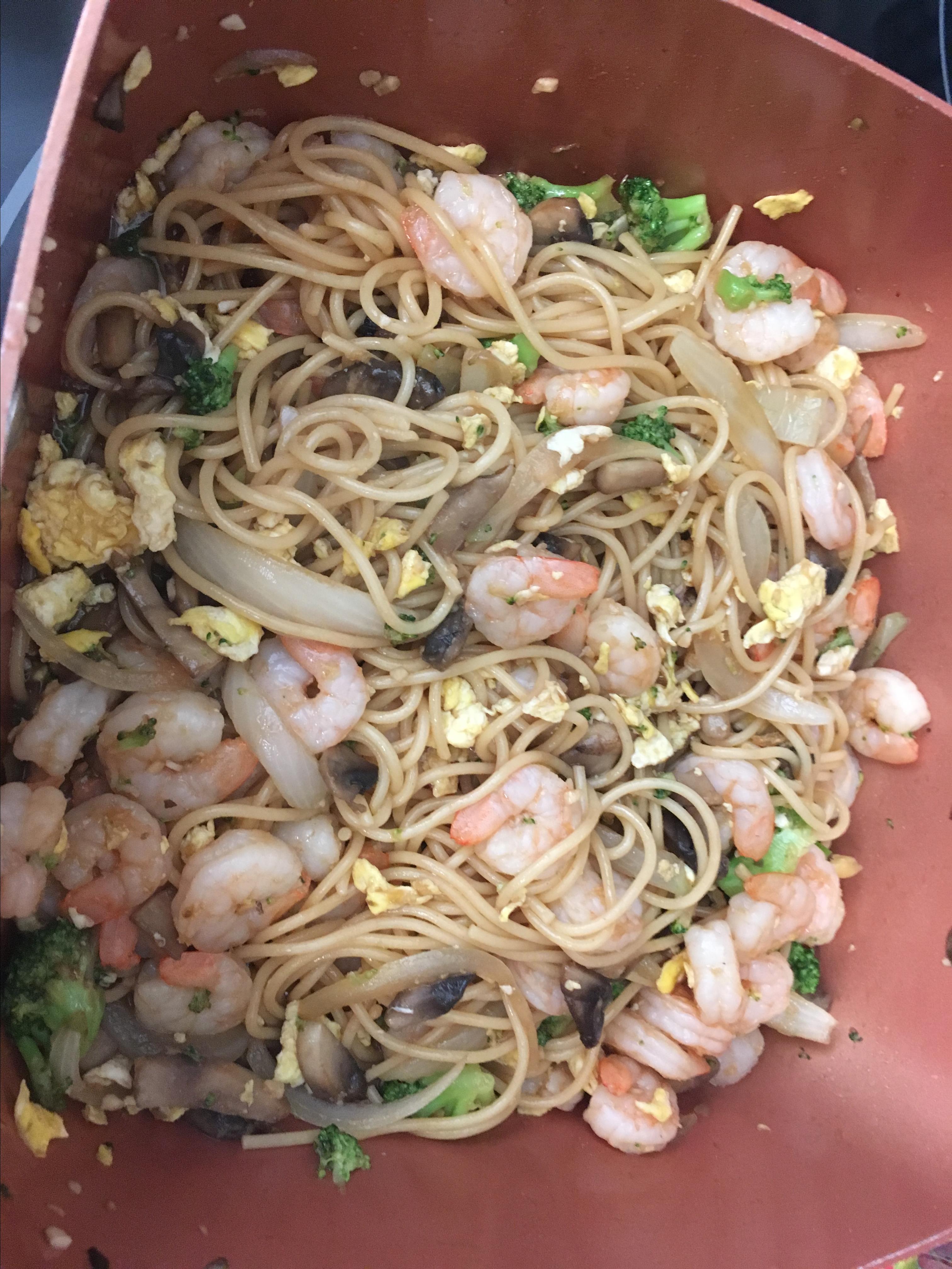 Shrimp Lo Mein with Broccoli 