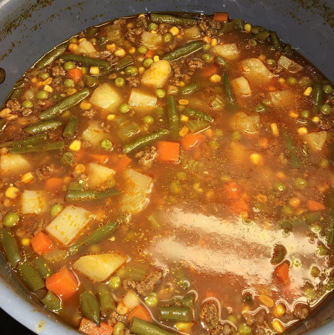 Slow Cooker Ground Beef and Vegetable Soup 