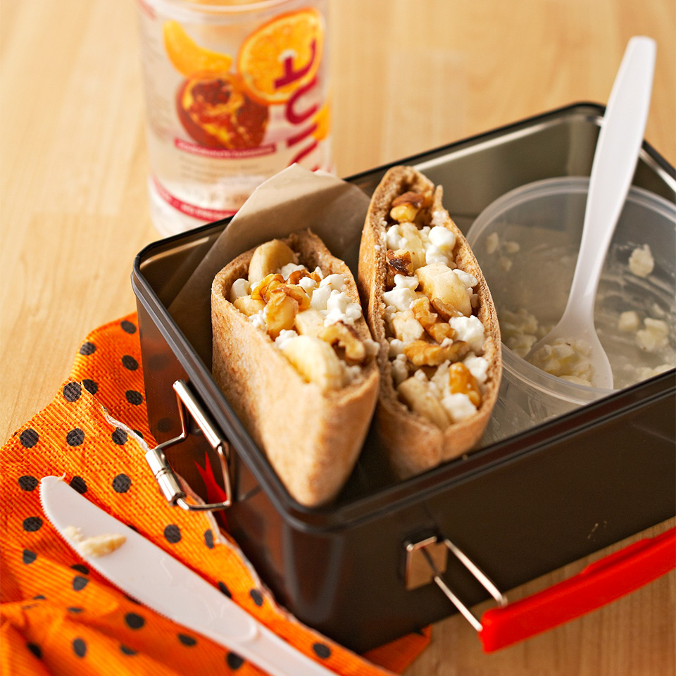 <p>Stuffing a whole wheat pita pocket with delicious, healthy ingredients is great way to make an on-the-go breakfast. Plus, these loaded pita pockets are sweet and savory with a tasty crunch!</p>
                          