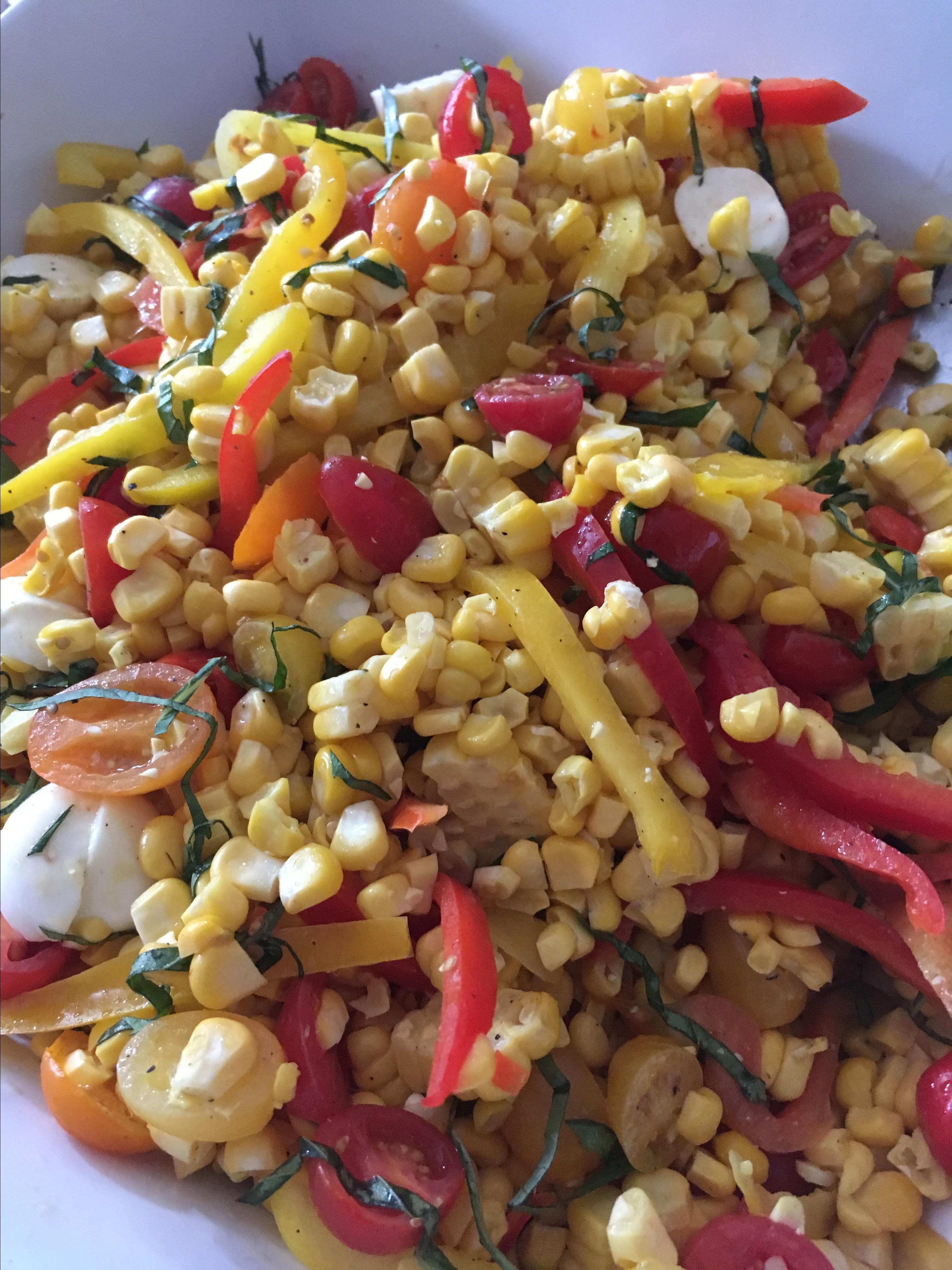 Grilled Corn Salad with Mozzarella, Bell Peppers, and Cherry Tomatoes 