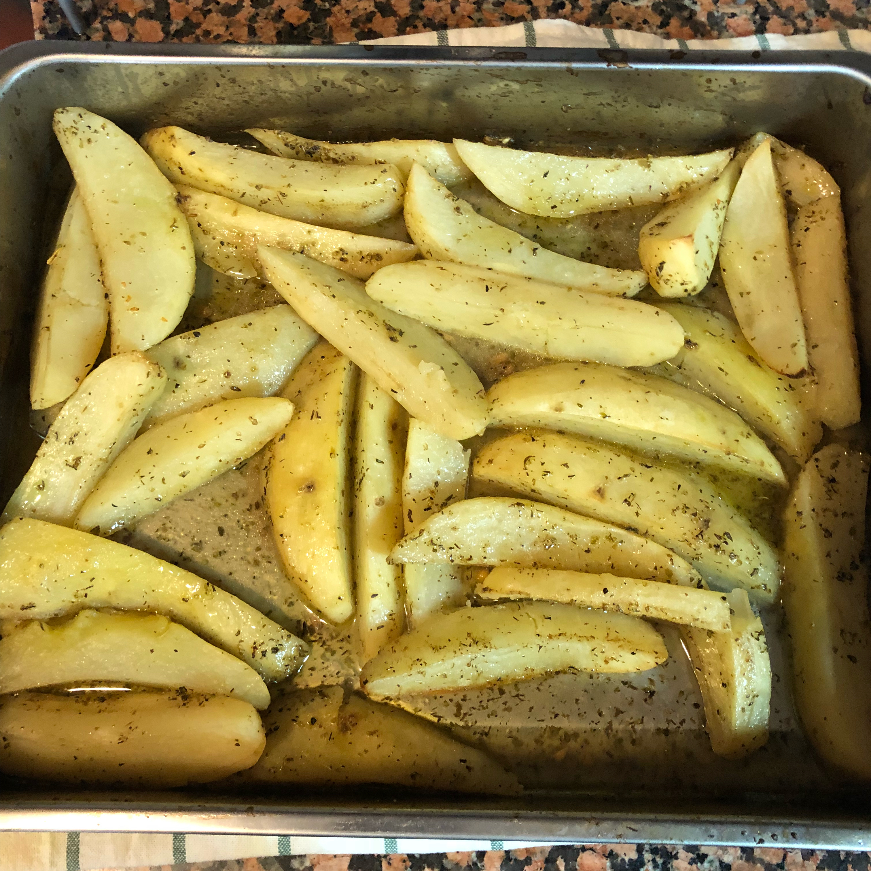 Greek-Style Lemon Roasted Potatoes 