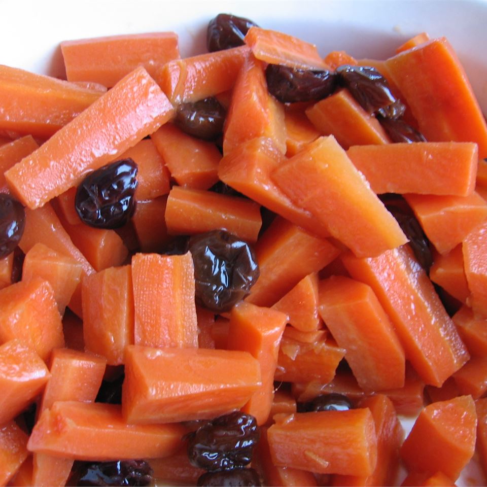 Carrots with Dried Cherries 