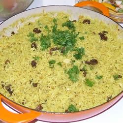 Indian-Style Rice with Cashews, Raisins and Turmeric 