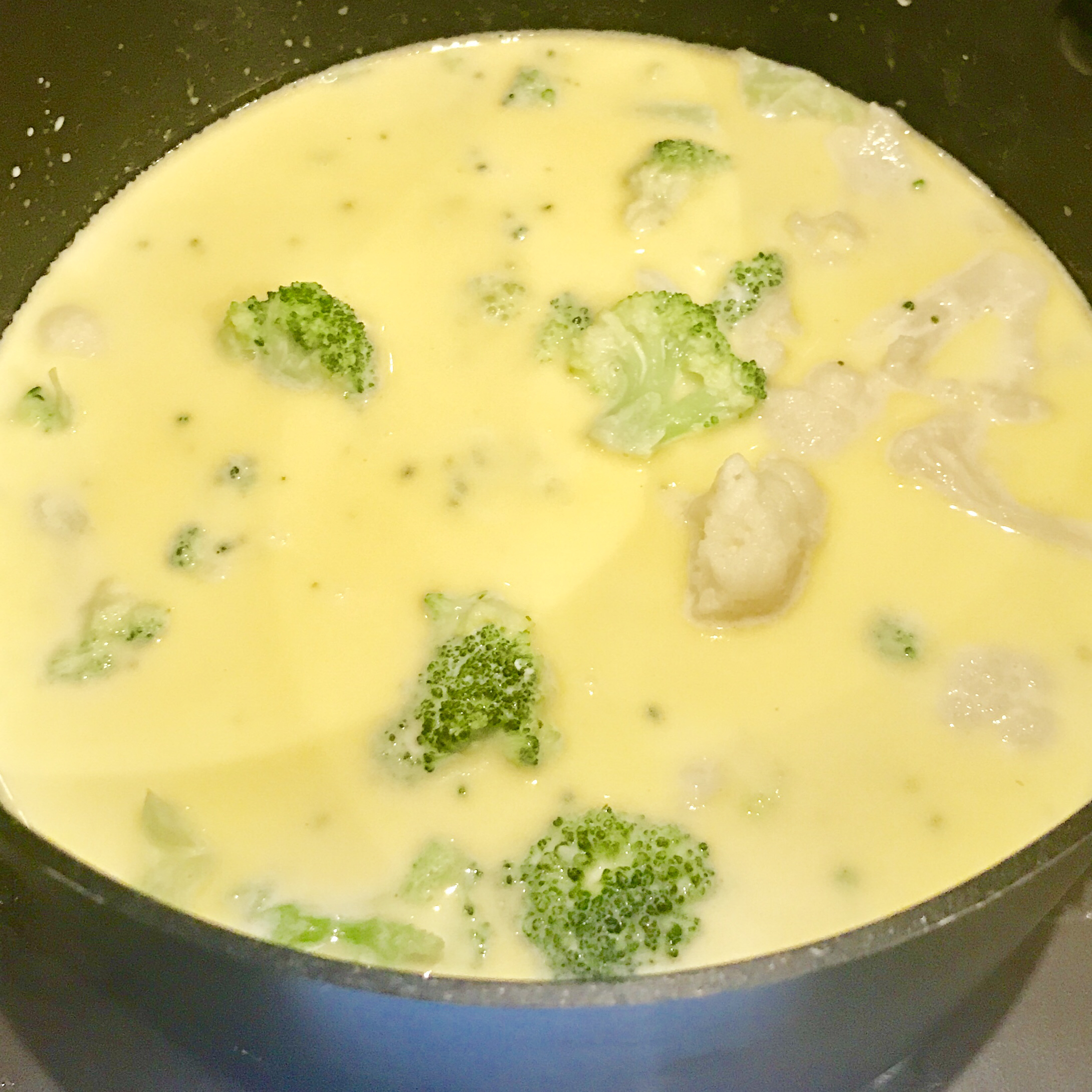 Low-Carb Cream of Broccoli Soup 