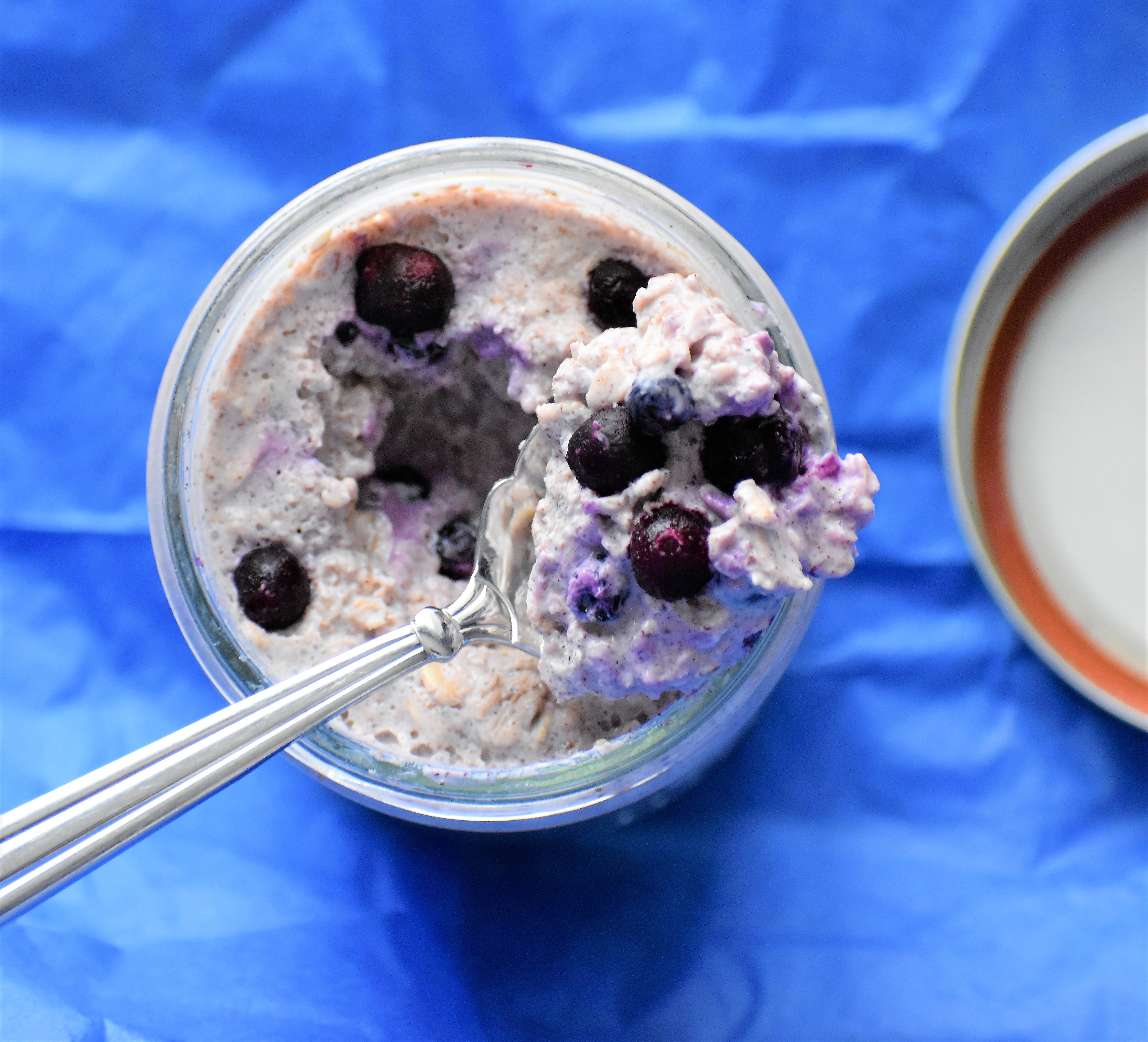 Blueberry-Cinnamon Overnight Oats with Greek Yogurt