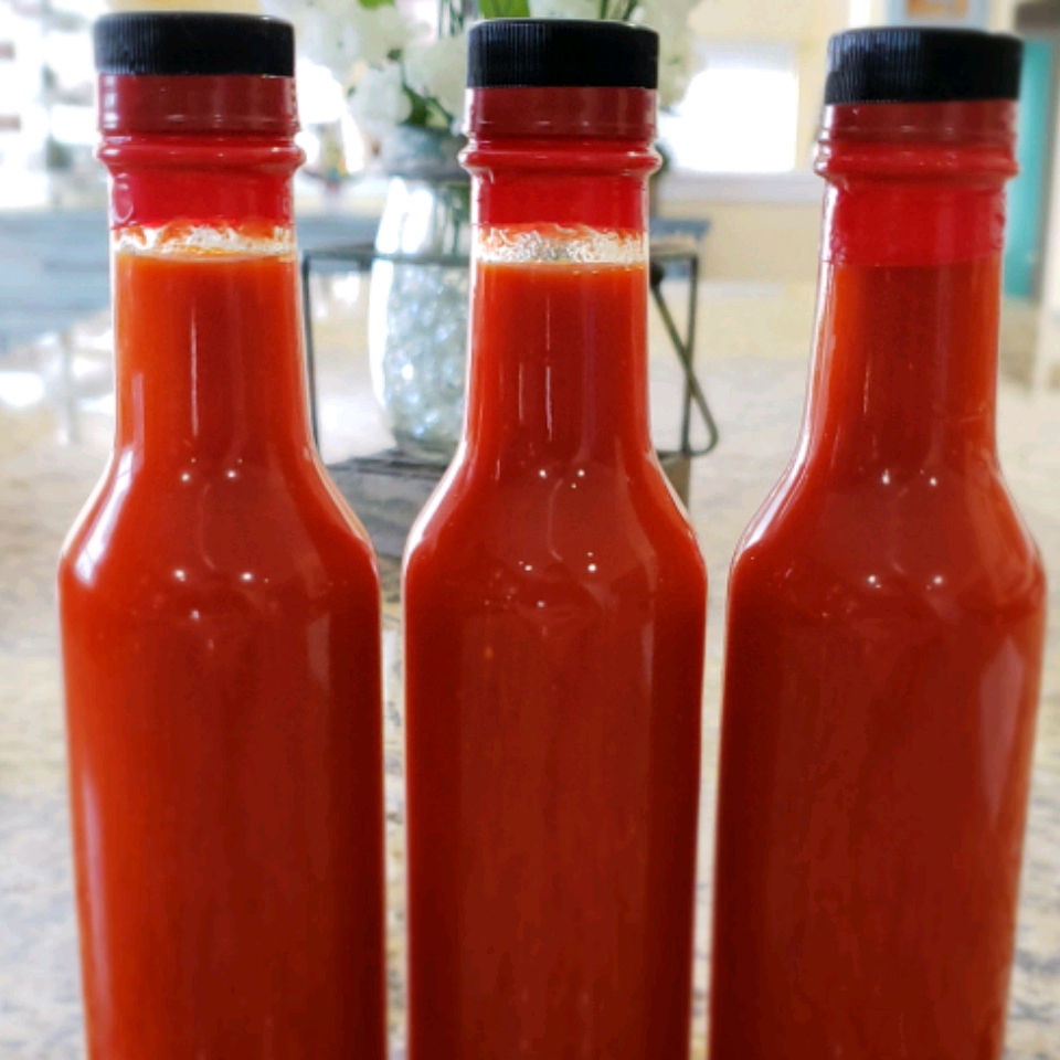 How to Make Homemade Sriracha Sauce 