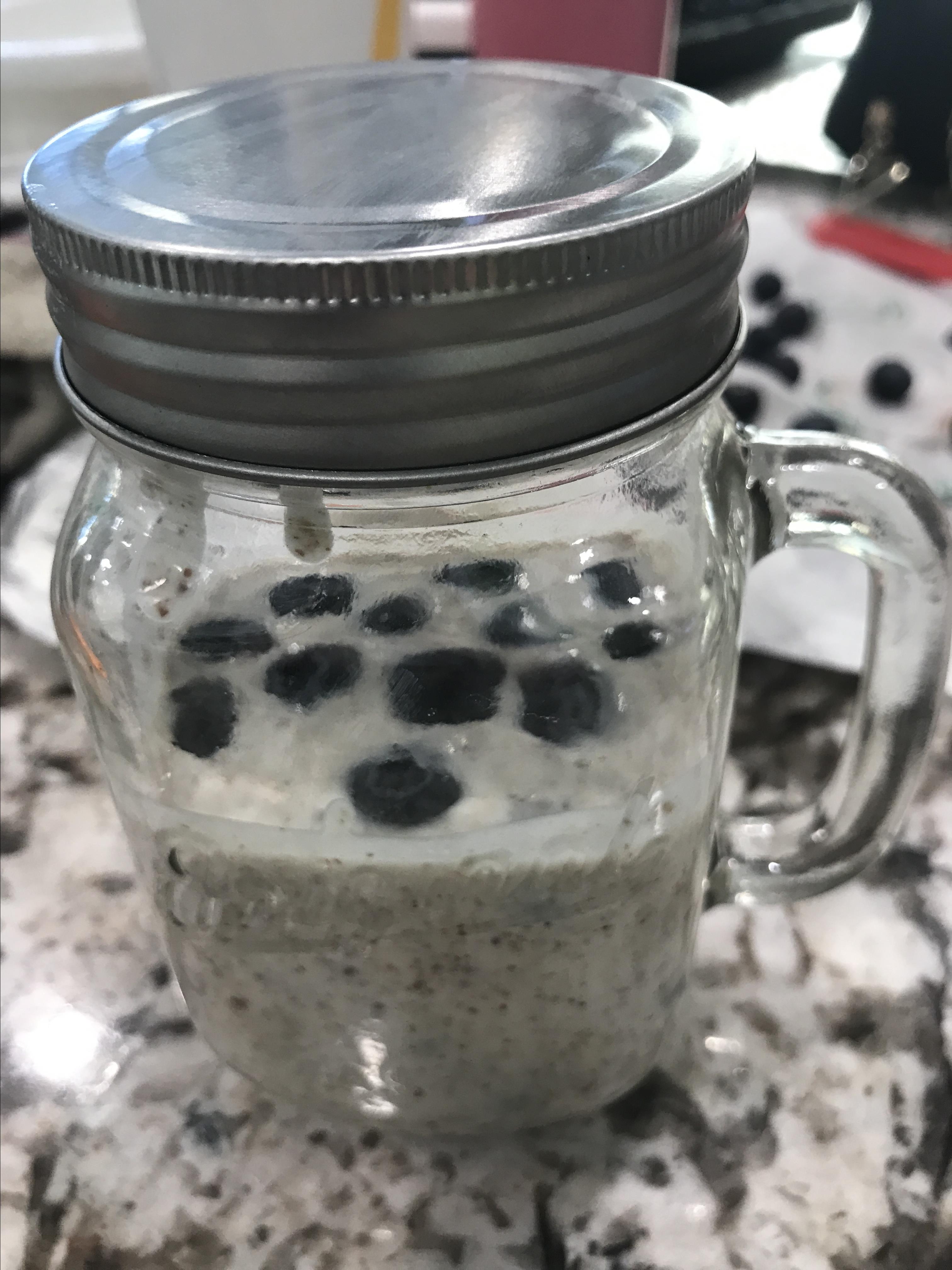 Overnight Oats with Blueberries