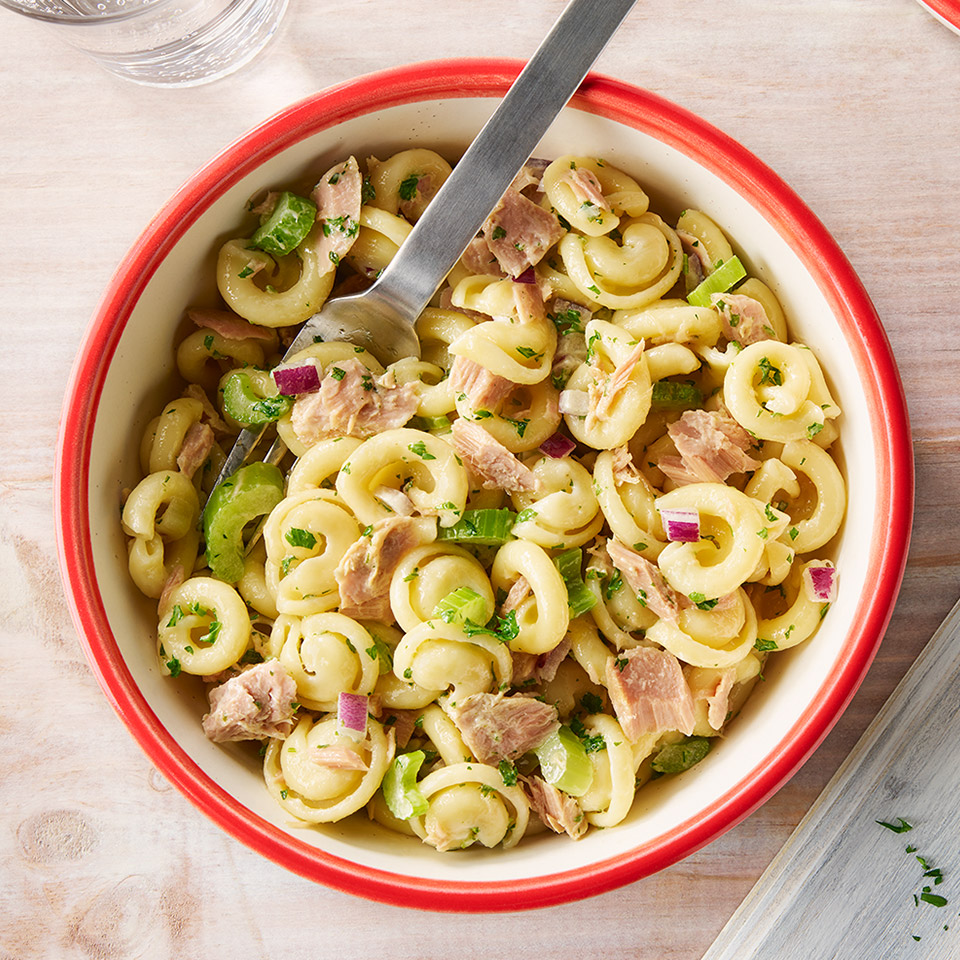 CAMPBELL'S&reg; Tuna Pasta Salad with Celery and Herbs Campbell's Canada