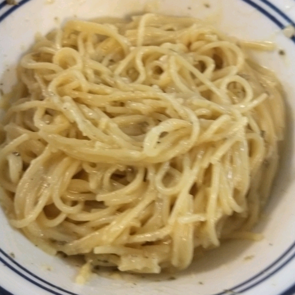 Creamy Garlic Pasta 