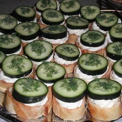 Creamy Dill Cucumber Toasties 