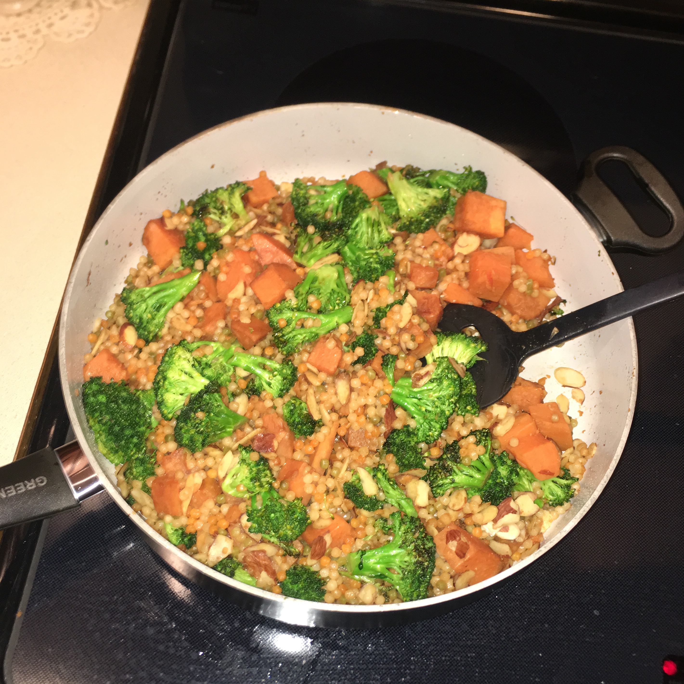 Quinoa with Sweet Potatoes and Broccoli 