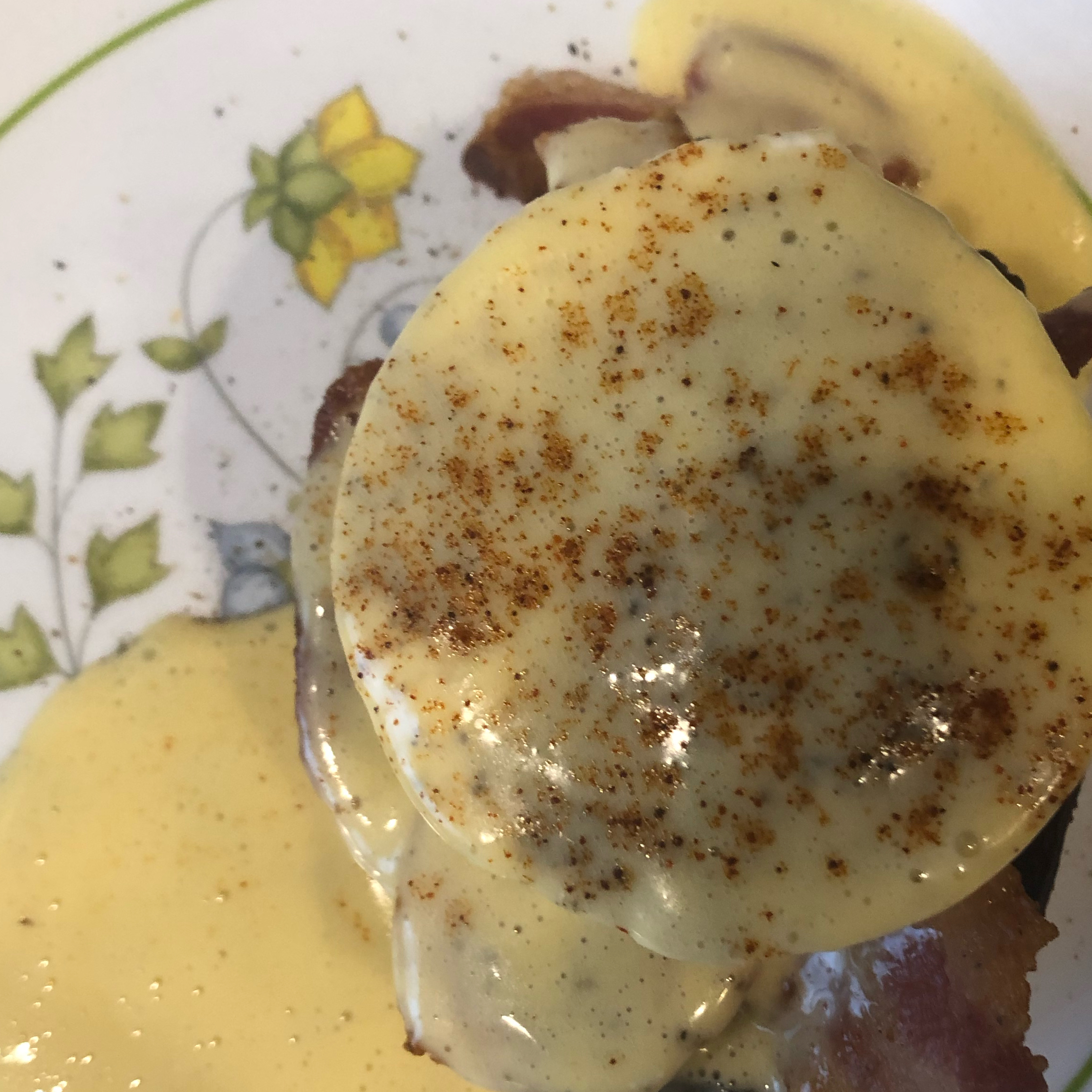Quick and Easy Hollandaise Sauce in the Microwave Suz1967
