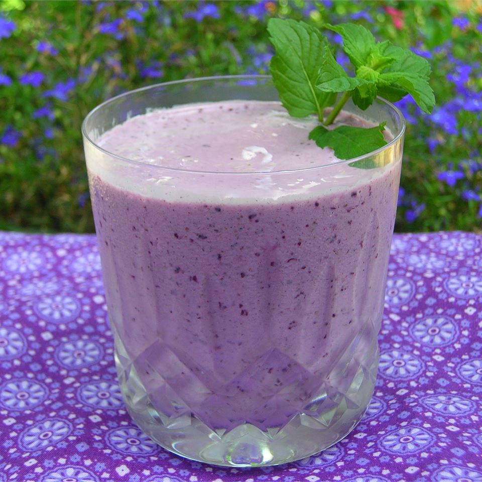 Very Berry Blueberry Smoothie 
