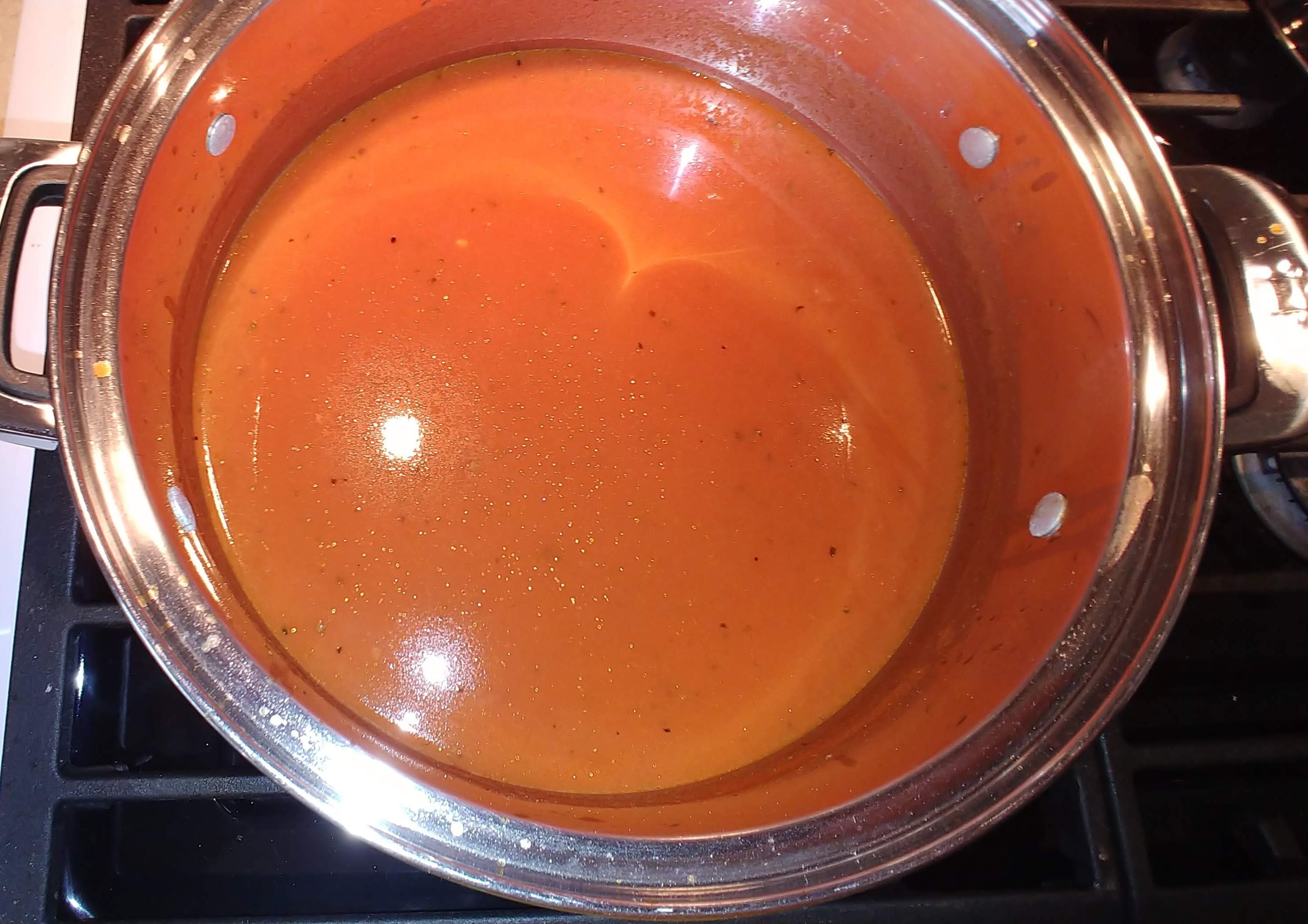 Classic Dairy-Free Cream of Tomato and Basil Soup 